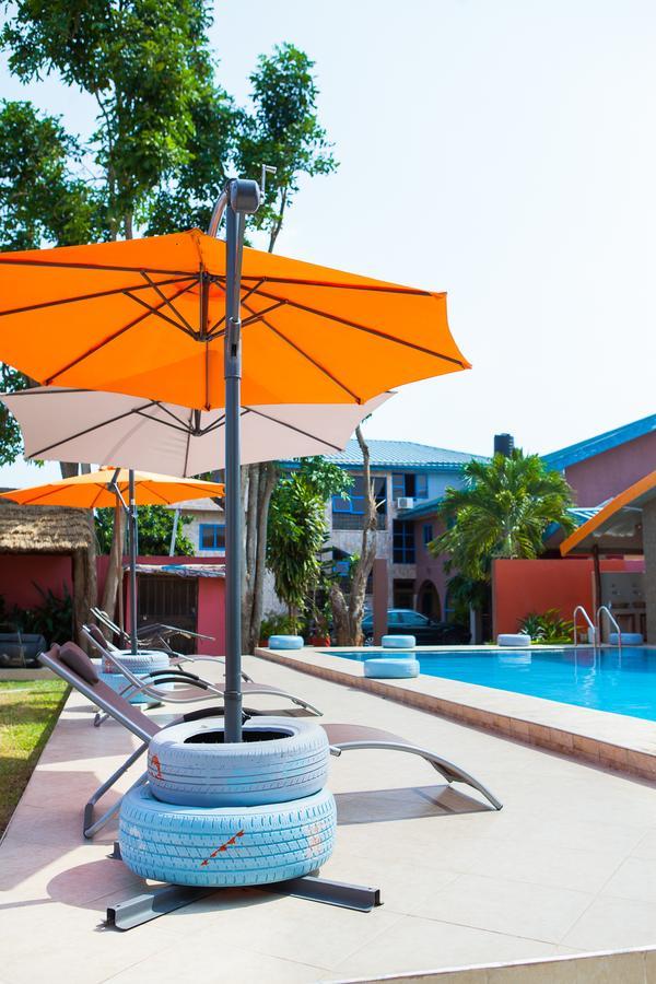 Maxwell Court Apartments Acra Exterior foto